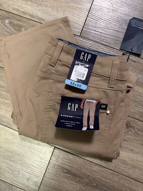 GAP Men's 5-Pocket Chino Pants - Khaki Tan